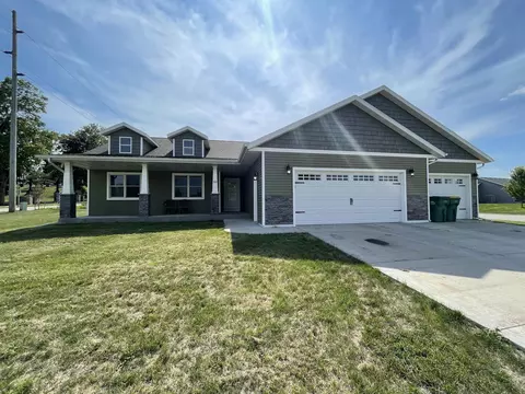 765 Hain Rd, Edgerton, WI 53534