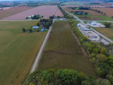 W Highway 33, Juneau, WI 53039