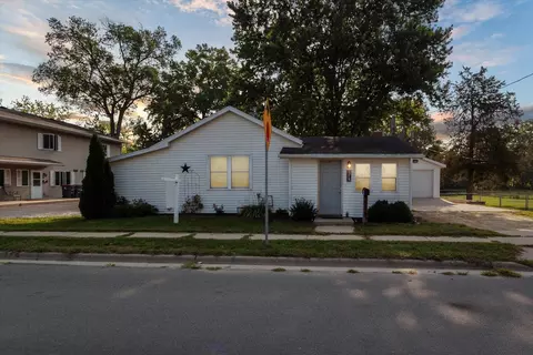 214 N Madison St, Evansville, WI 53536