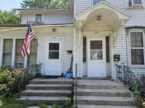 319-321 Rock St, Janesville, WI 53548