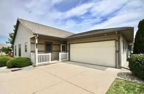 919 E Windfield Ct, Beloit, WI 53511