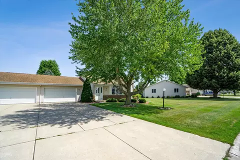 4019 Dorchester Dr, Janesville, WI 53546