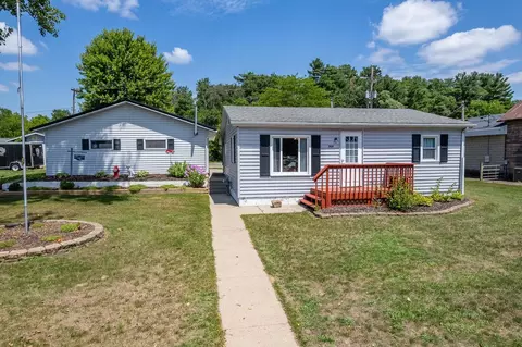 304 W Main St, La Valle, WI 53941