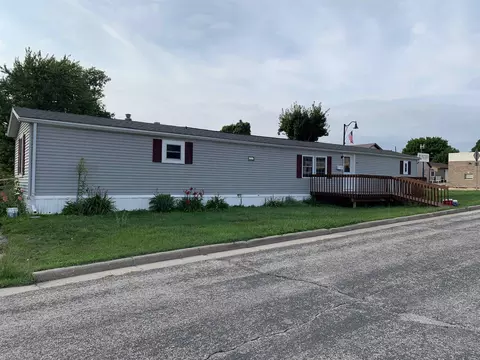 25 Catherine St, Benton, WI 53803