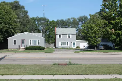 2407-2409 Center Ave, Janesville, WI 53546