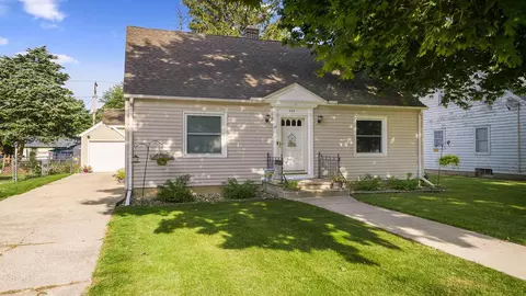 552 N Walnut St, Janesville, WI 53548
