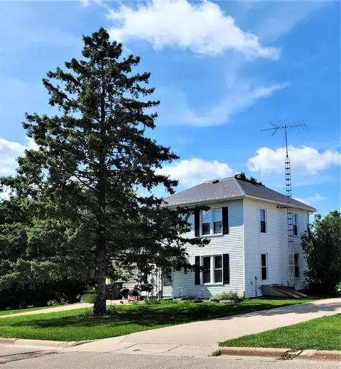 533 W Linden St, Lancaster, WI 53813