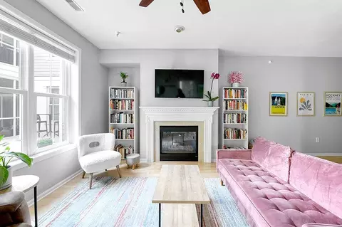 201 N Blair St #102, Madison, WI 53703