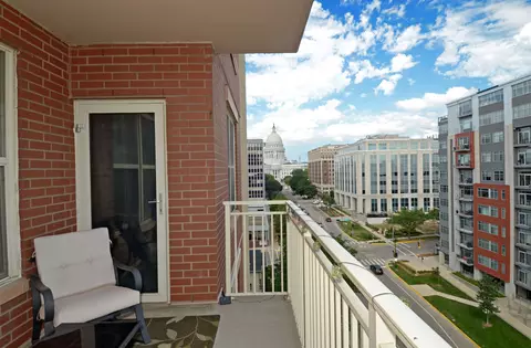 360 W Washington Ave #1007, Madison, WI 53703