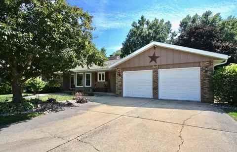 2931 Mackintosh Dr, Janesville, WI 53548