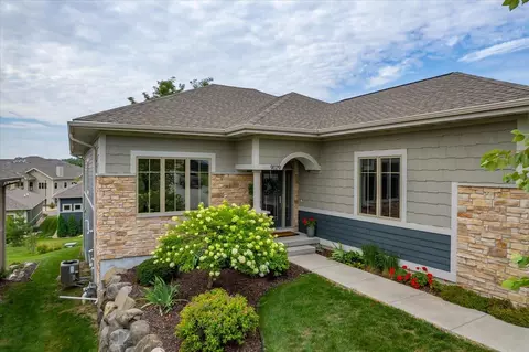 9029 Royal Oaks Cir, Verona, WI 53593