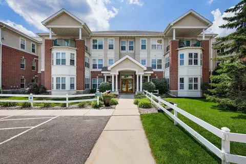 8530 Greenway Blvd #213, Middleton, WI 53562