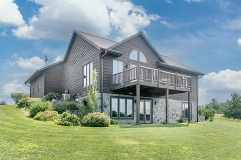 n7453 Silver Canoe Court, New Lisbon, WI 53950