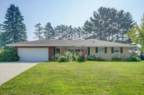 6796 Dawn Dr, Windsor, WI 53598