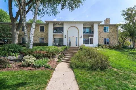 33 Golf Course Roa #D, Madison, WI 53704