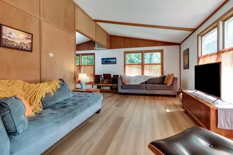 1401 Angel Crest Way, Madison, WI 53716