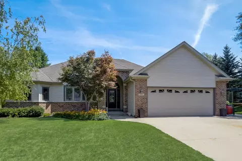 8465 Northview Dr, Pleasant Prairie, WI 53158