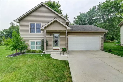 9 Buchner Ct, Madison, WI 53718