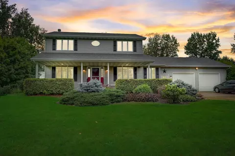689 Marvin Ln, Oregon, WI 53575