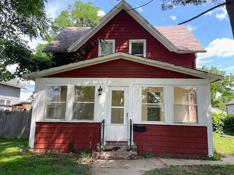 1237 Moore St, Beloit, WI 53511