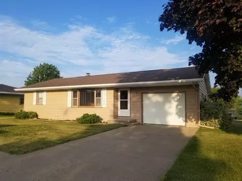 210 3rd St, Dickeyville, WI 53808
