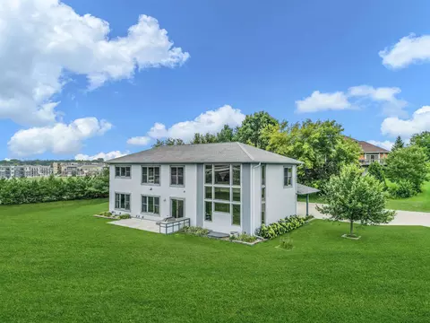 4860 Highwood Cir, Middleton, WI 53562