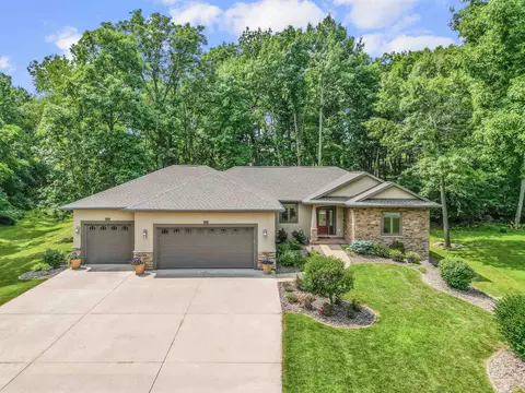 976 E Lakeside Dr, Edgerton, WI 53534