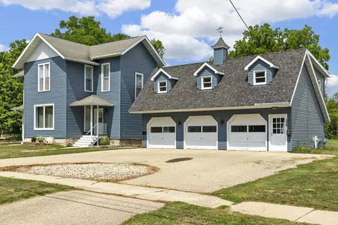 223 225 - 229 E Washington St, Lake Mills, WI 53551