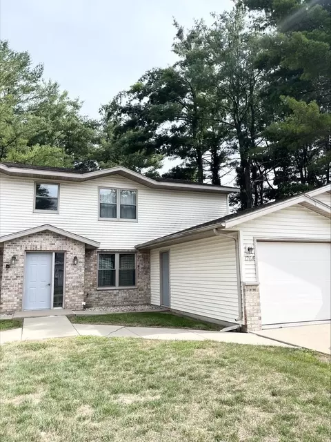 1264 S Forest Ln, Prairie Du Sac, WI 53578