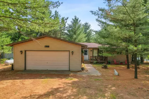 315 Ember Ct, Oxford, WI 53952