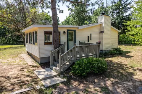 273 Cottonville Ln, Coloma, WI 54930
