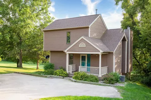 22 Gleneagle Dr, Galena, IL 61036