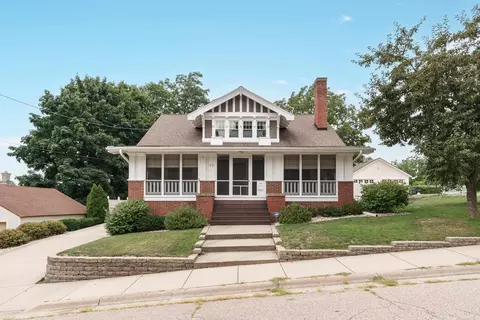 216 S Division St, Janesville, WI 53545