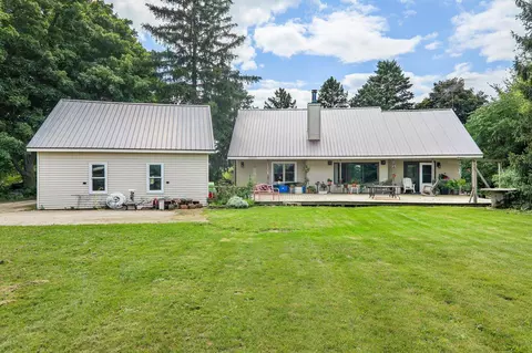 w8396 Perry Road, Fort Atkinson, WI 53538