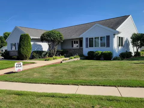 503 S Meadowbrook Ct, Marshall, WI 53559