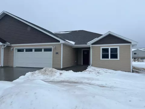 825 Roosevelt St, Baraboo, WI 53913