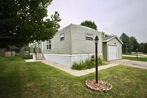 129 Falling Creek Cir, Janesville, WI 53548