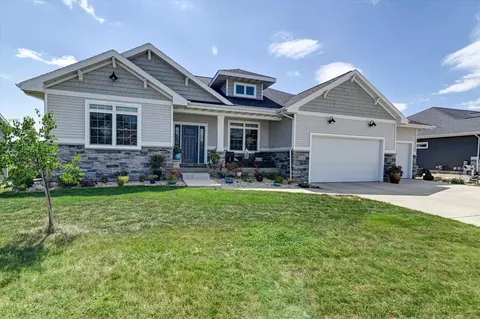 3012 Red Hawk Trl, Cottage Grove, WI 53527