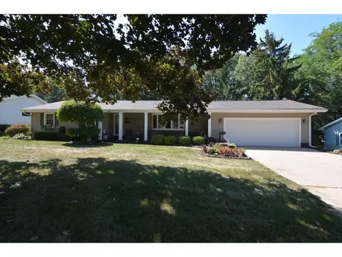 443 Meadow Ln, Evansville, WI 53536