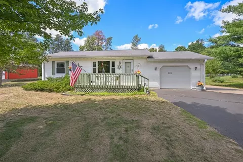 323 Kings Gate Ct, Nekoosa, WI 54457