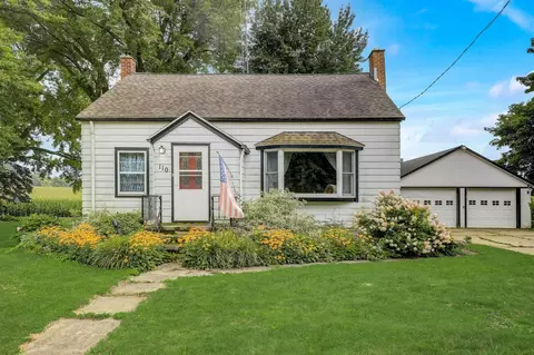 110 2nd St, Friesland, WI 53935