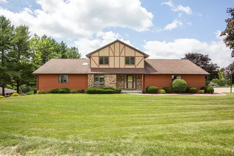 604 Carleton Dr, Lancaster, WI 53813