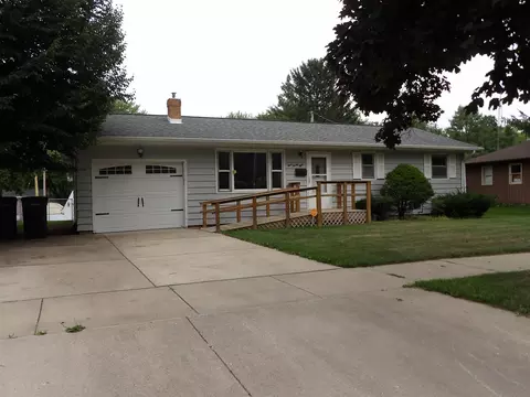 928 N Grant St, Janesville, WI 53548