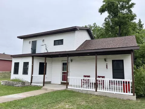 606 Bluff St, Necedah, WI 54646