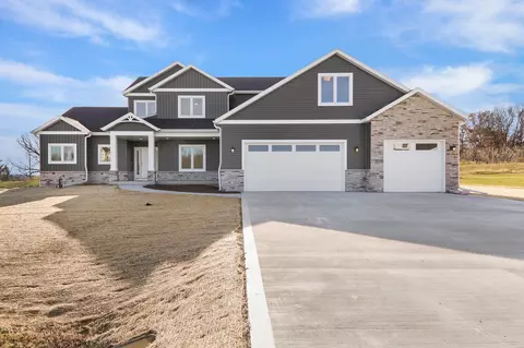 2213 Wooded Ridge Trl, Cottage Grove, WI 53527
