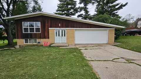153 W Nathan St, Lancaster, WI 53813