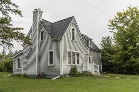 127 E 2nd St, Westfield, WI 53964
