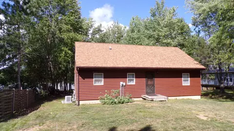 1086 E Queens Way, Nekoosa, WI 54457