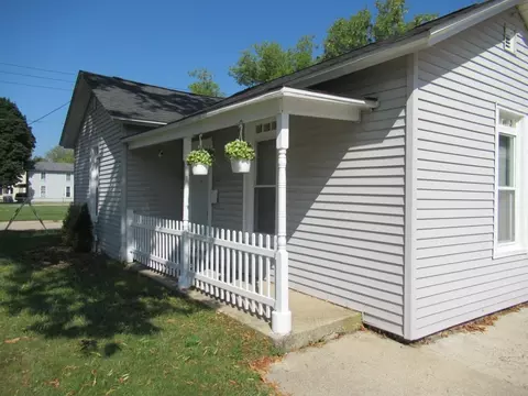 422 Rockport Rd, Janesville, WI 53545
