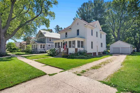 137 Gould St, Beaver Dam, WI 53916